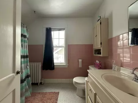 Bath - 1723 E 4th St, Duluth, MN 55812 photo 1 of 4