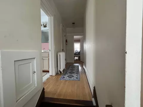 Entry Way - 1723 E 4th St, Duluth, MN 55812 photo 3 of 8