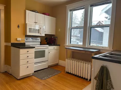 Kitchen - 1723 E 4th St, Duluth, MN 55812 photo 4 of 4