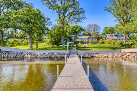919 N Shore Dr, Detroit Lakes, MN 56501