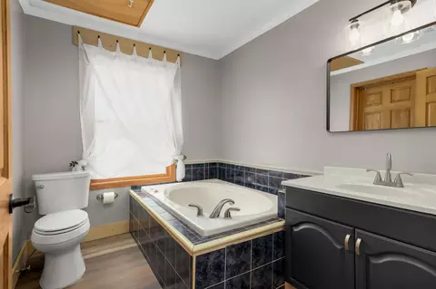 Bath - 2982 Ardmore Ave, Maple Plain, MN 55359 photo 1 of 2