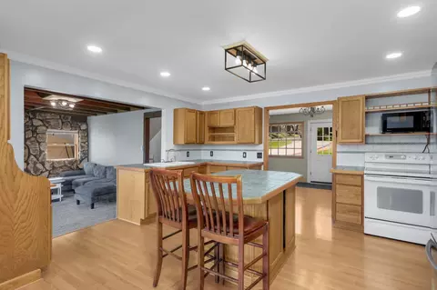 Kitchen - 2982 Ardmore Ave, Maple Plain, MN 55359 photo 2 of 2