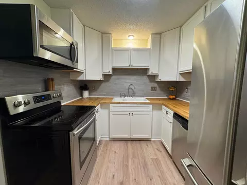 Kitchen - 5461 E Brenner Pass, Fridley, MN 55432 photo 1 of 2
