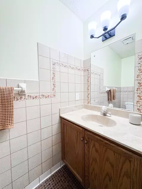 Bath - 5461 E Brenner Pass, Fridley, MN 55432 photo 1 of 4
