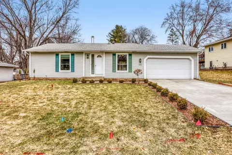 2540 Interlachen Dr, Stillwater, MN 55082