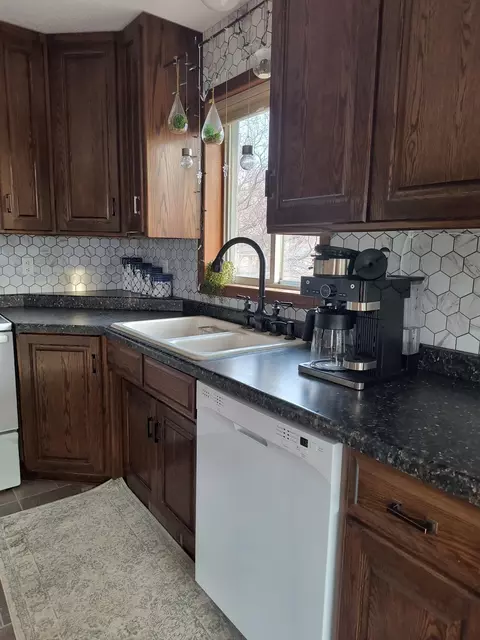Kitchen - 407 Suncrest Dr, Avon, MN 56310 photo 4 of 4