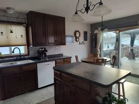 Kitchen - 407 Suncrest Dr, Avon, MN 56310 photo 3 of 4