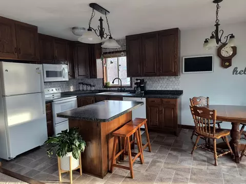 Kitchen - 407 Suncrest Dr, Avon, MN 56310 photo 1 of 4