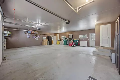 211 Hackberry Ct, Kindred, ND 58051 photo 29