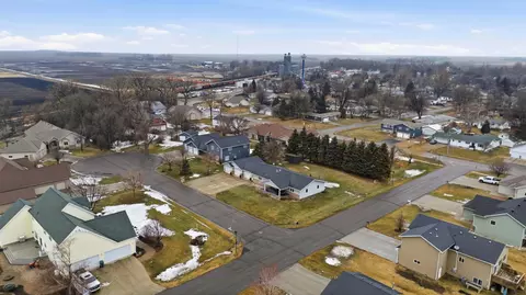 211 Hackberry Ct, Kindred, ND 58051 photo 39