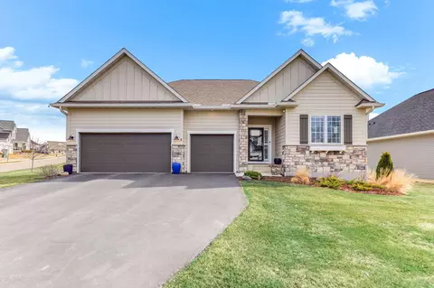 106 Maple Ter, Waconia, MN 55387