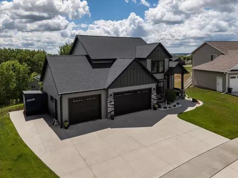 6364 Sunset Hill Pl NW, Rochester, MN 55901
