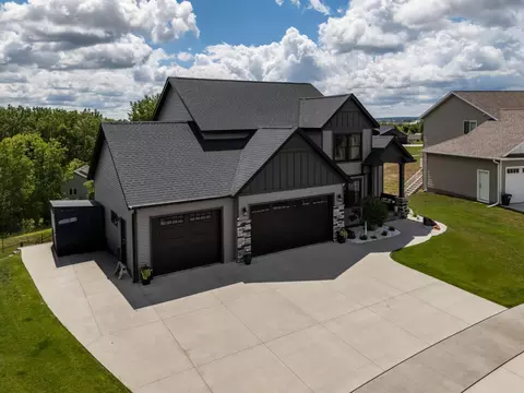 6364 Sunset Hill Pl NW, Rochester, MN 55901