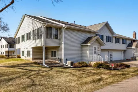 3716 Gershwin Ln N, Oakdale, MN 55128