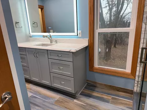 Bath - 16604 750th Ave, Albert Lea, MN 56007 photo 3 of 3