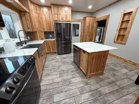 Kitchen - 16604 750th Ave, Albert Lea, MN 56007 photo 2 of 3