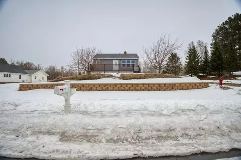 802 3rd St NW, Chisholm, MN 55719