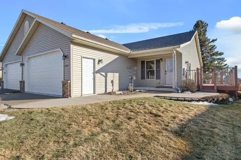 205 Park Dr, Lewiston, MN 55952