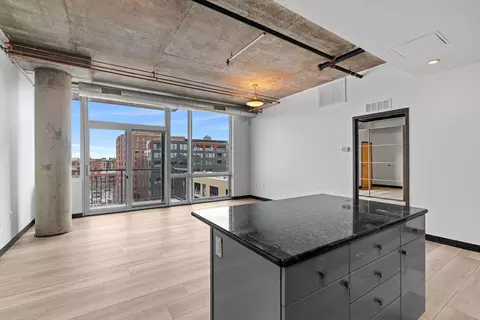 730 N 4th St #813, Minneapolis, MN 55401
