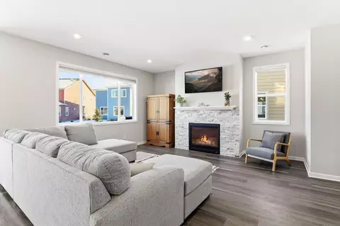 9931 Bluebird St NW, Coon Rapids, MN 55433