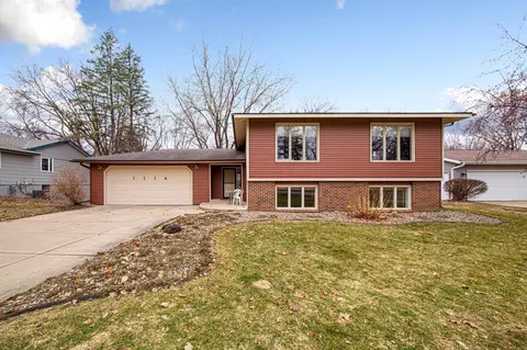 1114 Maple St S, Northfield, MN 55057