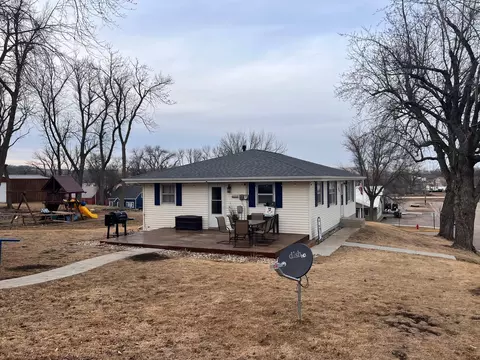102 Grant St S, Lake Benton, MN 56149
