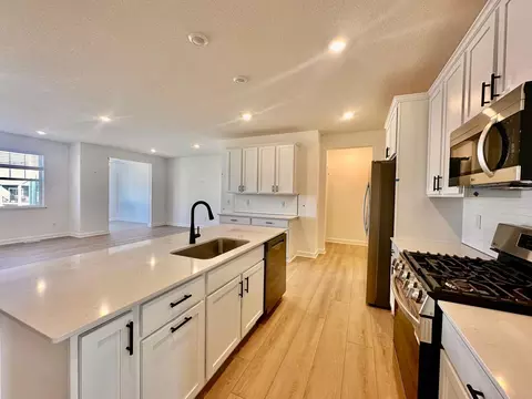 Kitchen - 20148 68th Ave, Corcoran, MN 55340 photo 3 of 6