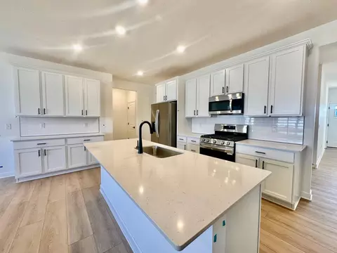 Kitchen - 20148 68th Ave, Corcoran, MN 55340 photo 2 of 6