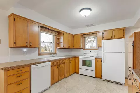 2335 4th St NW, Faribault, MN 55021 photo 10