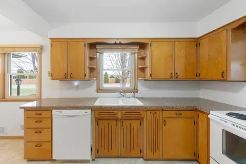2335 4th St NW, Faribault, MN 55021 photo 12