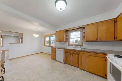2335 4th St NW, Faribault, MN 55021 photo 8