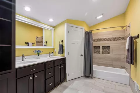 Bath - 525 233rd St, Baldwin, WI 54002 photo 4 of 5