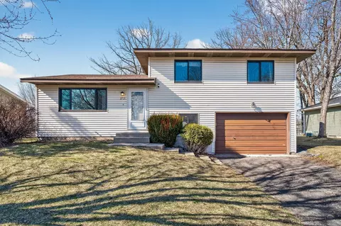 2721 Meadow Ln, Monticello, MN 55362