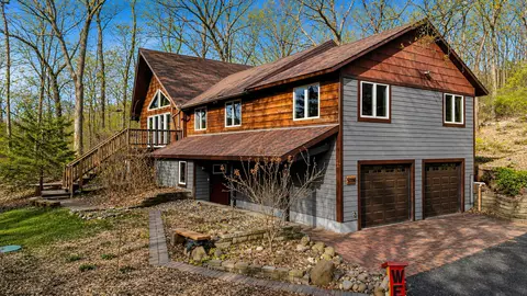5088 Wild Canyon Dr, Woodbury, MN 55129