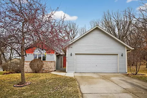 2105 Lincoln St S, Northfield, MN 55057