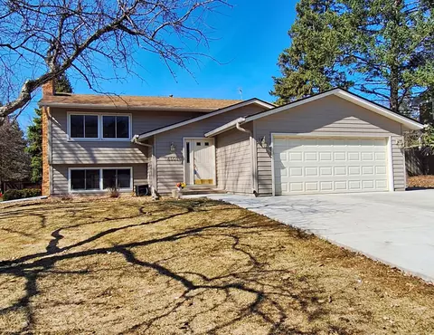 8501 Zanzibar Ln N, Maple Grove, MN 55311