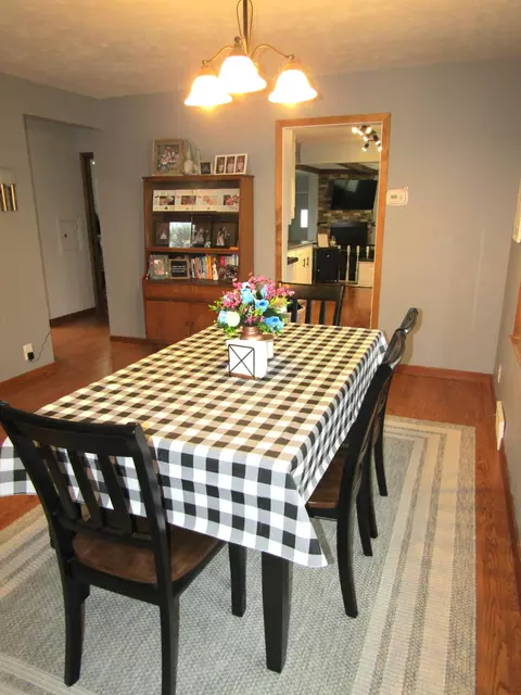 Dining - 215 7th St, Dawson, MN 56232 photo 1 of 3