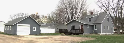 215 7th St, Dawson, MN 56232