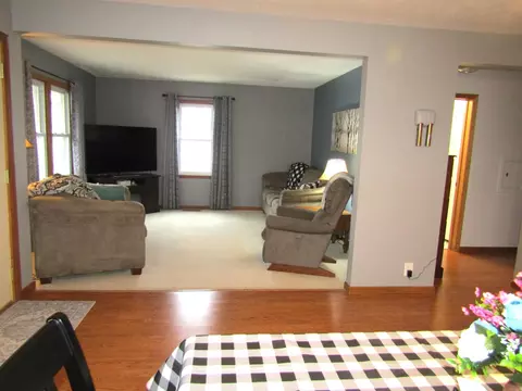 Living - 215 7th St, Dawson, MN 56232 photo 5 of 6