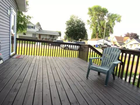 Exterior - 215 7th St, Dawson, MN 56232 photo 3 of 3