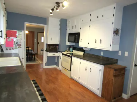 Kitchen - 215 7th St, Dawson, MN 56232 photo 4 of 5