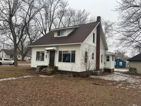 320 S Mccornell Ave, Parkers Prairie, MN 56361