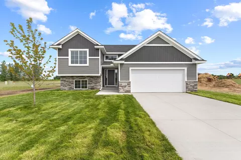 706 Margaret Ln NE, Isanti, MN 55040