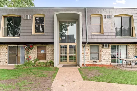 814 9th Ave S #5, Hopkins, MN 55343