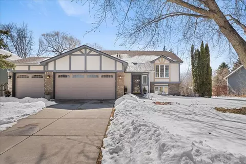 6535 Upper 14th St N, Oakdale, MN 55128
