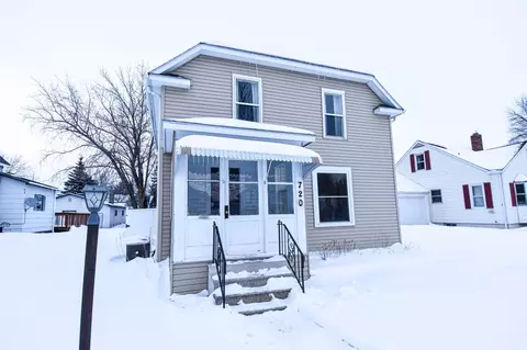 720 Arnold Ave N, Thief River Falls, MN 56701