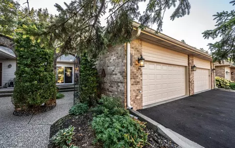 7709 Pondwood Dr, Edina, MN 55439
