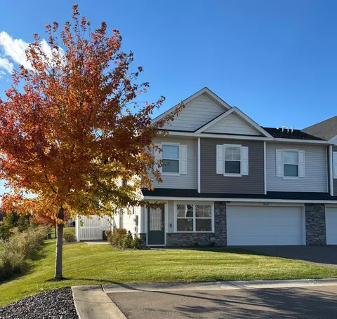 8067 Abercrombie Ln, Woodbury, MN 55129
