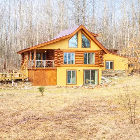 3895 Division St W, Backus, MN 56435