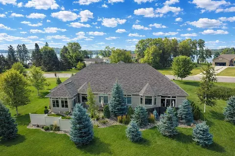 1904 Bridgeview Blvd, Detroit Lakes, MN 56501
